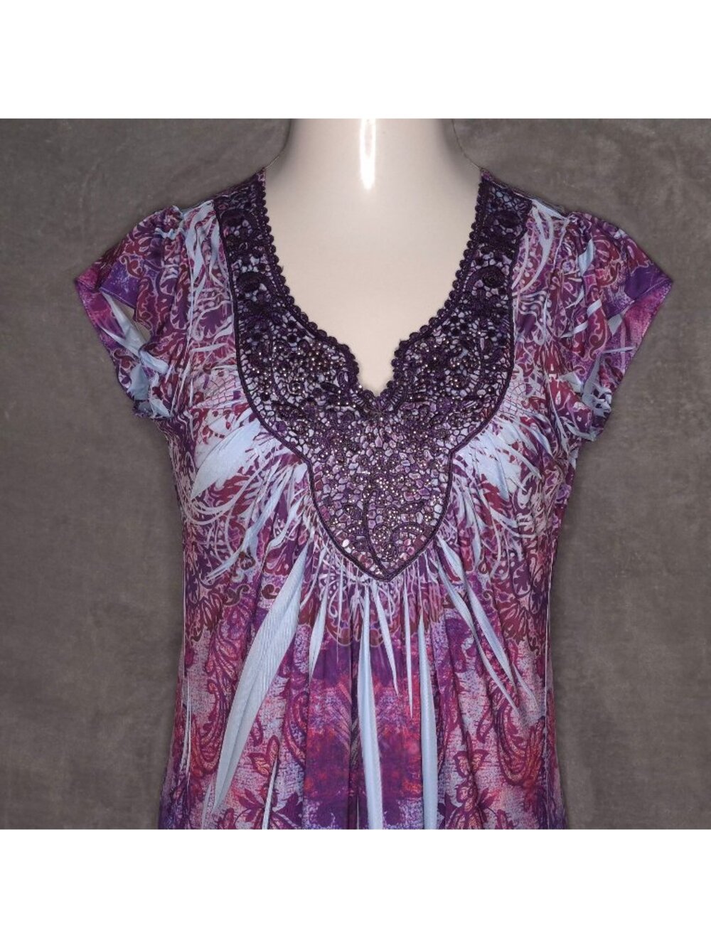 APT 9 Purple Paisley Shift Dress S V-Neckline Flutter Sleeves Studs Stretch